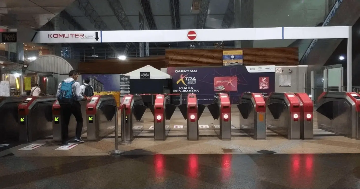 Как управлять авторизацией доступа к турникетам контроля доступа?