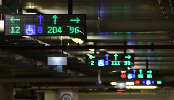 Что такое система поиска транспортных средств задним ходом?